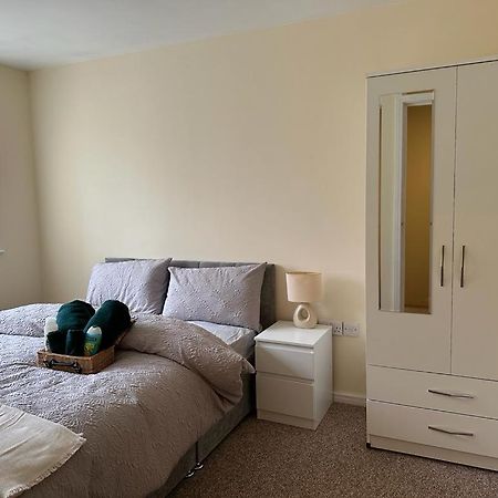 Rooms 7 Minutes From Etihad Manchester Buitenkant foto