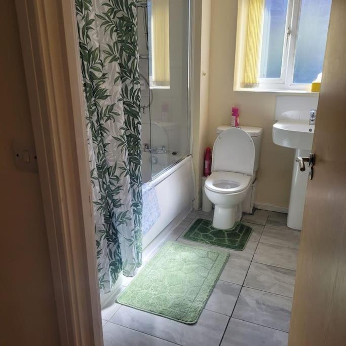 Rooms 7 Minutes From Etihad Manchester Buitenkant foto